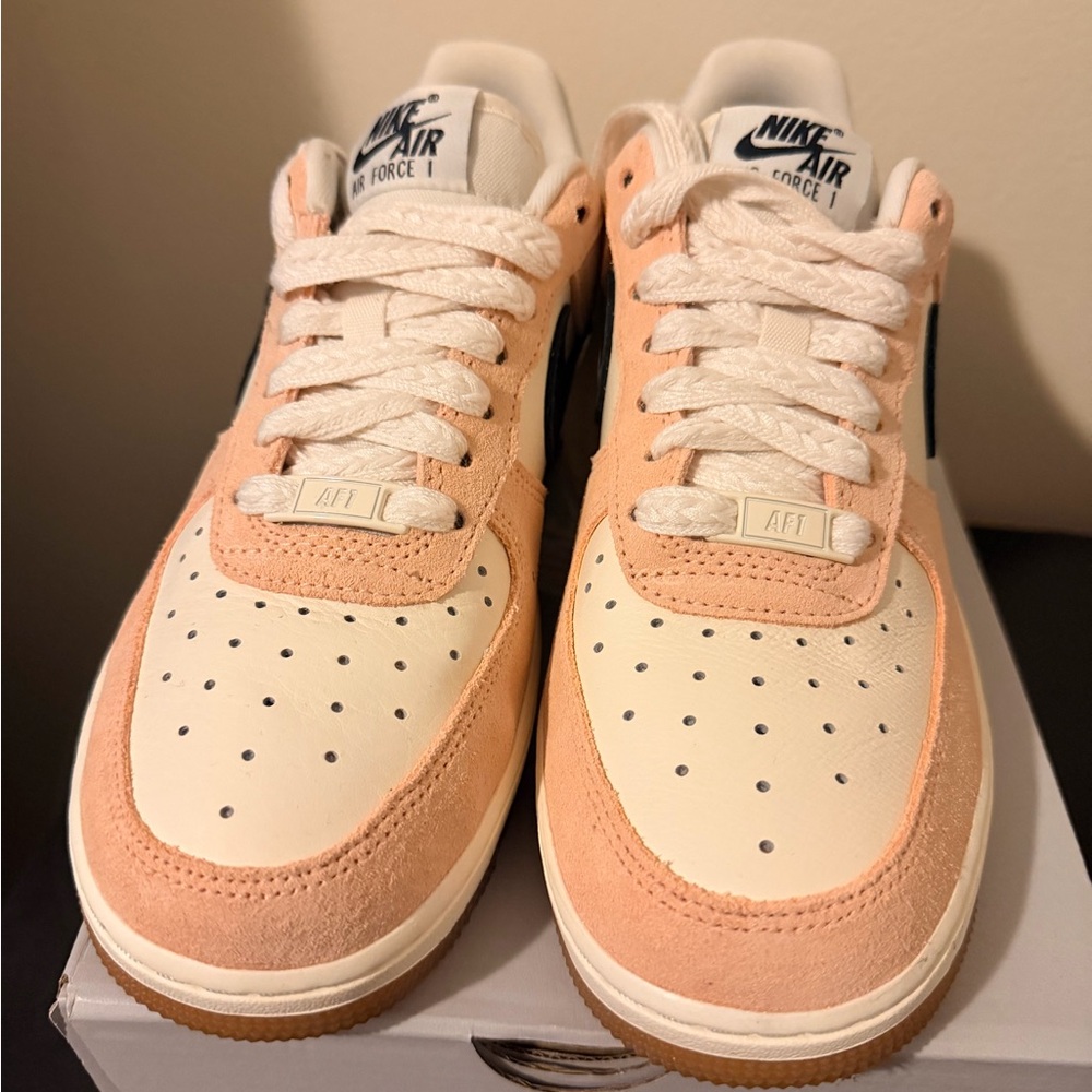 Nike Air Force 1 in Peach and White